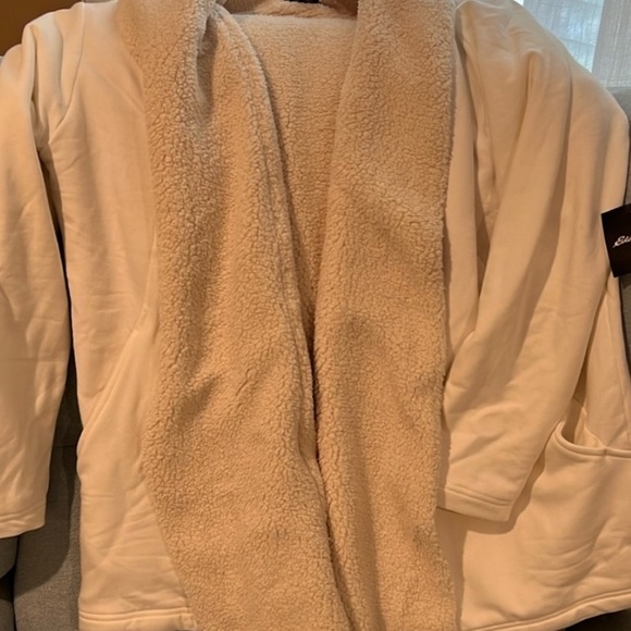 Eddie Bauer Fleece Warm White/Cream Jacket Cover Up Soft and Snuggly NWT - Picture 5 of 5